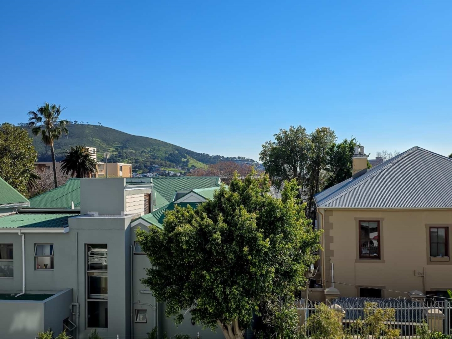 2 Bedroom Property for Sale in Oranjezicht Western Cape